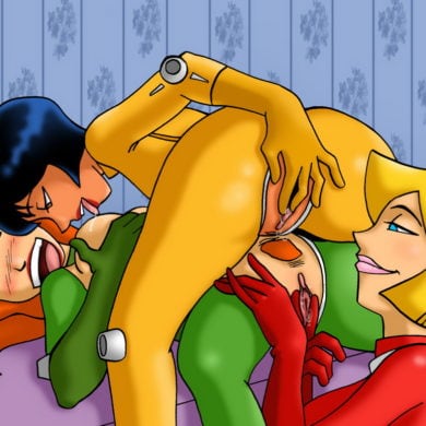 Lesbian Sex with Alex, Sam, and Clover